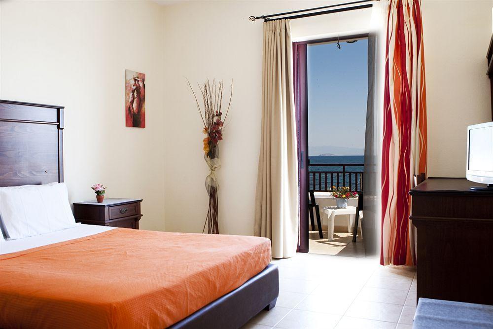 Laza Beach Inn Hotel Skála Exteriér fotografie